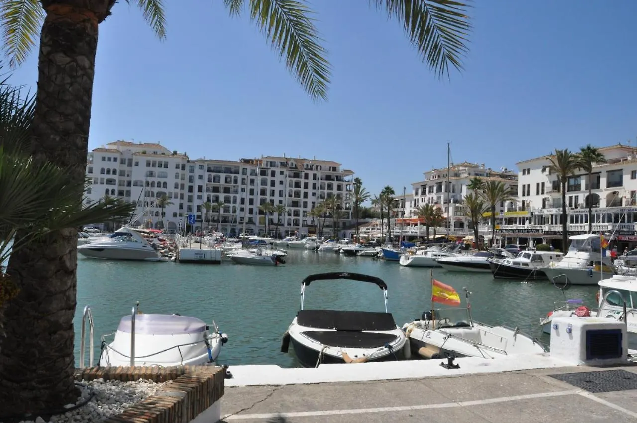 Apartamento En Marina Puerto De La Duquesa location